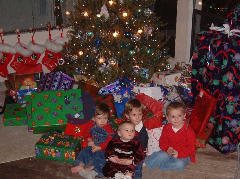 Hildebrand Christmas ScreenSaver/800x600_2002-12-24 Christmas Eve 18.jpg